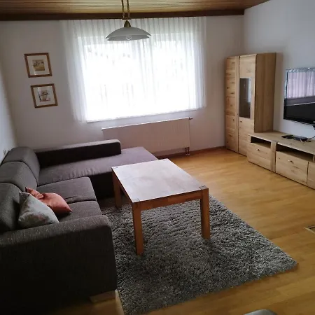 Apartment Oma's Haeuschen *
